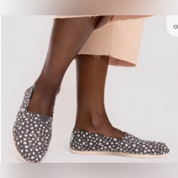 TOMS Alpargata Graphic Slip On Flats NEW, Forged Iron Tiny Cheetah Print Size 5 - Picture 1 of 12